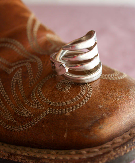 Twisted Tine Thumb Ring